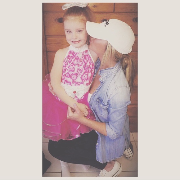 Meet your Posher, Kayla - Picture 1 of 1